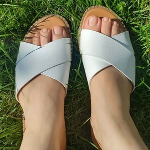 New White top moda sandals